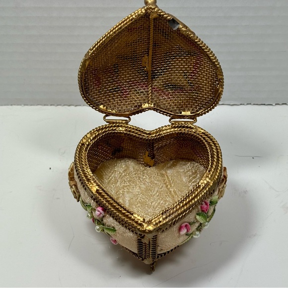 Victorian Style Heart Shaped Trinket Box-Fabric-Ribbon Art/Gild Metal Frame 3in - Picture 5 of 14